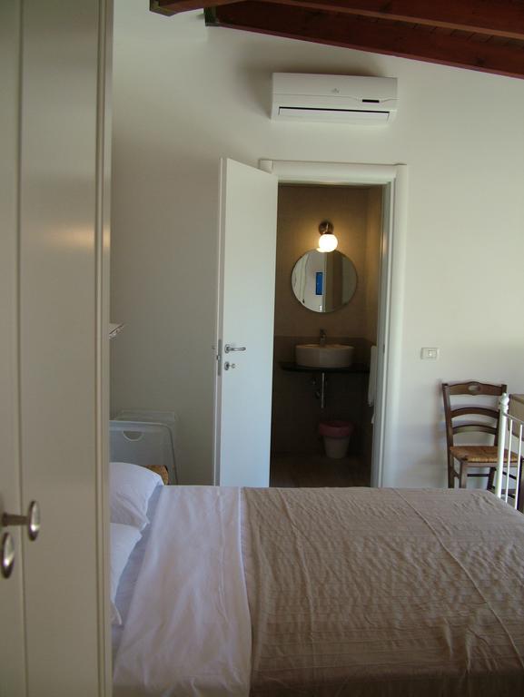 Agriturismo "Terra D'Ulivi" Porto Cesareo Kamer foto