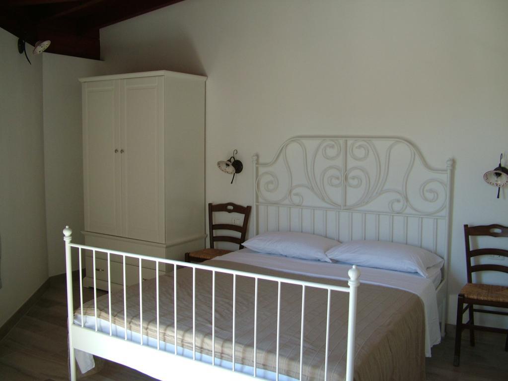 Agriturismo "Terra D'Ulivi" Porto Cesareo Kamer foto